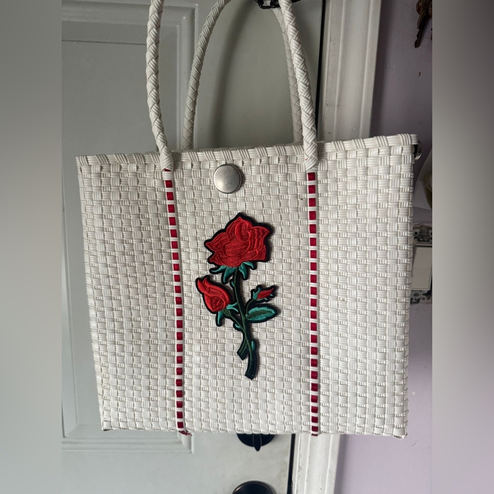 Handwoven Mexican Tote Bag with Red Rose Embroidery –White Plastic Handmade - Picture 3 of 8